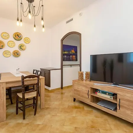 21 Sleeps Private Pool & Bbq Near Barcelona *
