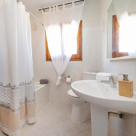 Villa 21 Sleeps Private Pool & Bbq Near Barcelona