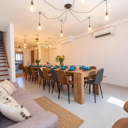 21 Sleeps Private Pool & Bbq Near Barcelona