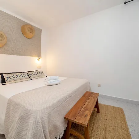 21 Sleeps Private Pool & Bbq Near Barcelona Rocafort (Catalonia)