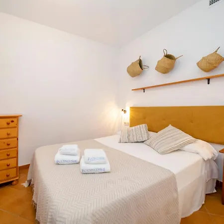 Villa 21 Sleeps Private Pool & Bbq Near Barcelona Rocafort (Catalonia)