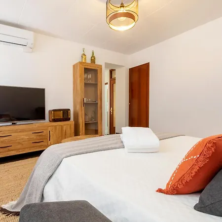 Villa 21 Sleeps Private Pool & Bbq Near Barcelona *