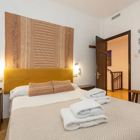 21 Sleeps Private Pool & Bbq Near Barcelona Villa